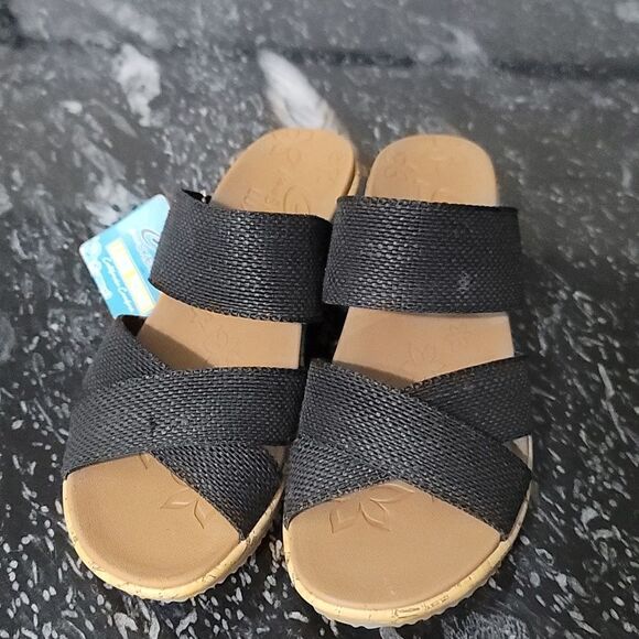 BRAND NEW SKECHERS WOMEN'S BEVERLEE -BRUNCH HOUR SANDAL - Picture 2 of 14